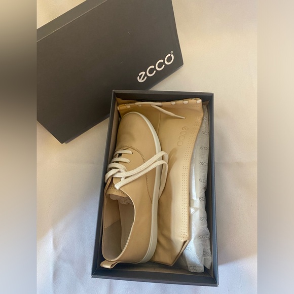 Ecco Beige Women's Sneakers - Picture 2 of 7